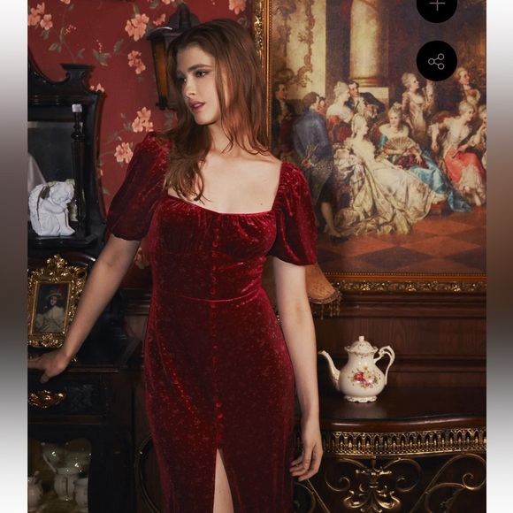 Lait Collection 🌹 Riley Front Slit Velvet Midi Dress ♥️ - Picture 2 of 5